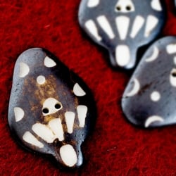 【自由に選べる3セット(合計15個)】水牛の角ボタン[1セット5個]  - サブ5