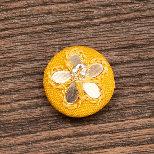 【選べる3個SET】【6個入】インドの小さなくるみボタン　キラキラお花 6 - No.3　カラシ