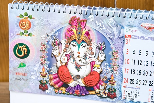 【2019年度版】インドの卓上カレンダー Jai Ganesha 5 - 絵柄を拡大してみました。　繊細に描かれたイラストが目をひきます。