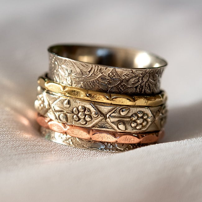 3種金属のリング ボタニカル シルバーベースの写真1枚目です。全体ですインド 指輪,エスニック 指輪,リング,ゴールドリング,銅,