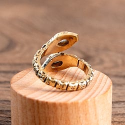 【安心のフリーサイズ】インド伝統　天然石のスネークリング - サブ4