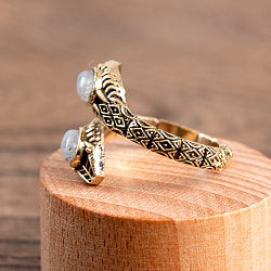 【安心のフリーサイズ】インド伝統　天然石のスネークリング - サブ5