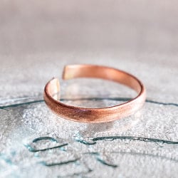 インドの純銅製リング 指輪　フリーサイズ 細く軽やか アーユルヴェーダやプージャで人気の銅 - サブ3