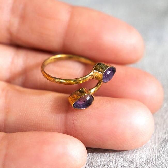 【嬉しいフリーサイズ】天然石のシンプルリング-雫 6 - ドロップ型が可愛らしい印象です