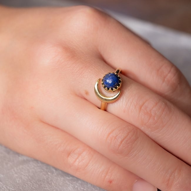 【嬉しいフリーサイズ】天然石のシンプルリング-ムーン＆サン 3 - 実際に着用してみました