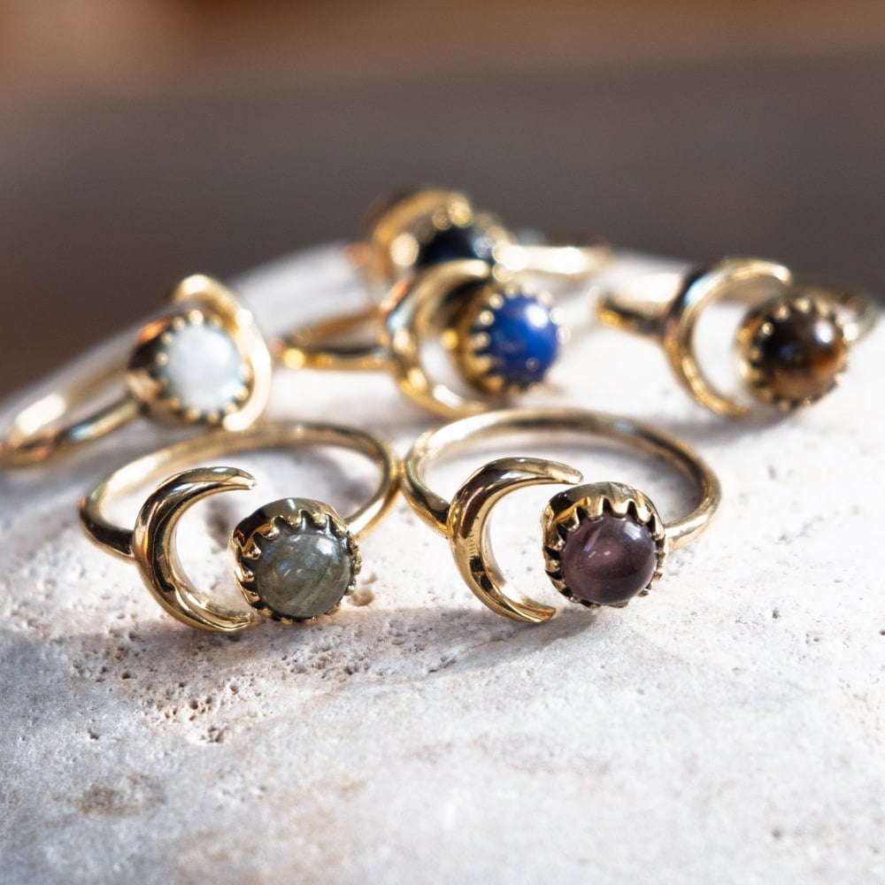 【嬉しいフリーサイズ】天然石のシンプルリング-ムーン＆サン4枚目の説明写真です