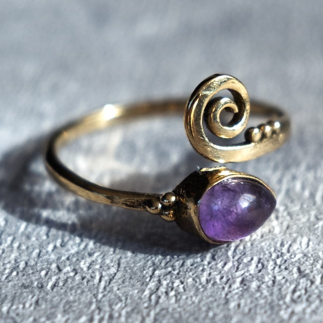 【嬉しいフリーサイズ】天然石のシンプルリング-クルクル 2 - こちらはアメジストです