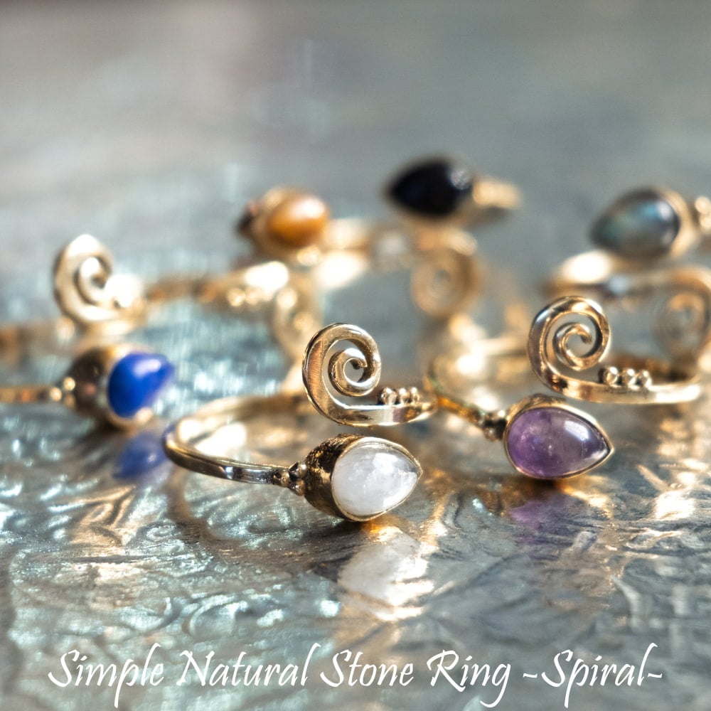 【嬉しいフリーサイズ】天然石のシンプルリング-クルクル1枚目の説明写真です