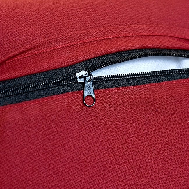 ラジャスタン刺繍のクッションカバー - 象さん【ネイビー】 7 - ジップ付きで使いやすいです※色違い商品の写真です