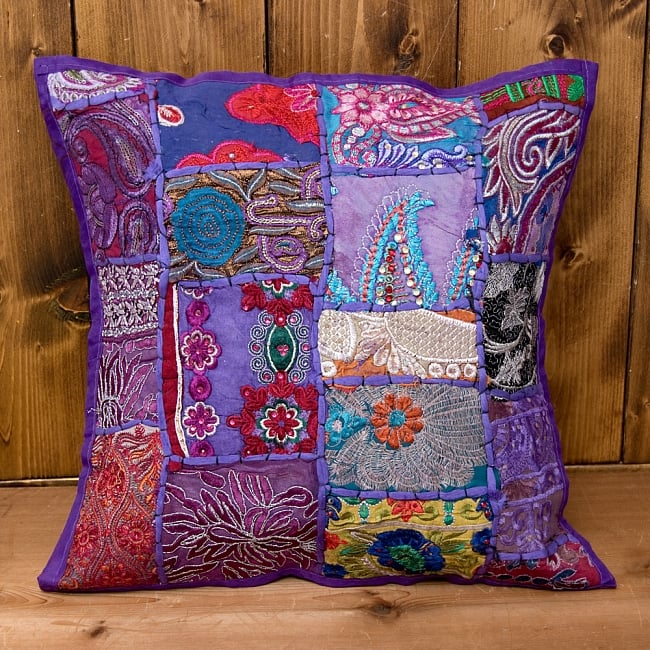  【ラジャスタン刺繍】クッションカバー 紫系アソート 2 - パッチワークや刺繍が大変美しいです！