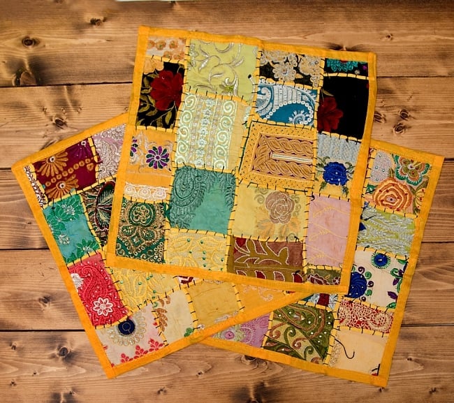  【ラジャスタン刺繍】クッションカバー 黄色系アソート 6 - アソート例です。
この様な色合いの中から1点をランダムにお送りさせて頂きます。