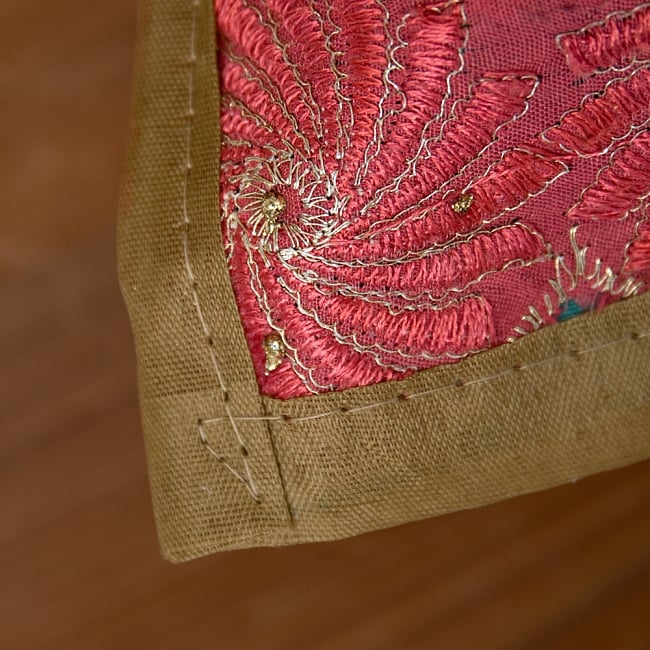 【ラジャスタン刺繍】クッションカバー カーキ系アソート 4 - 縁はこの様になっています。チープさがインドらしくて素敵です^^