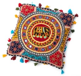 ミラー付き！ラジャスタン刺繍のクッションカバー - 象さん【赤系アソート】の商品写真