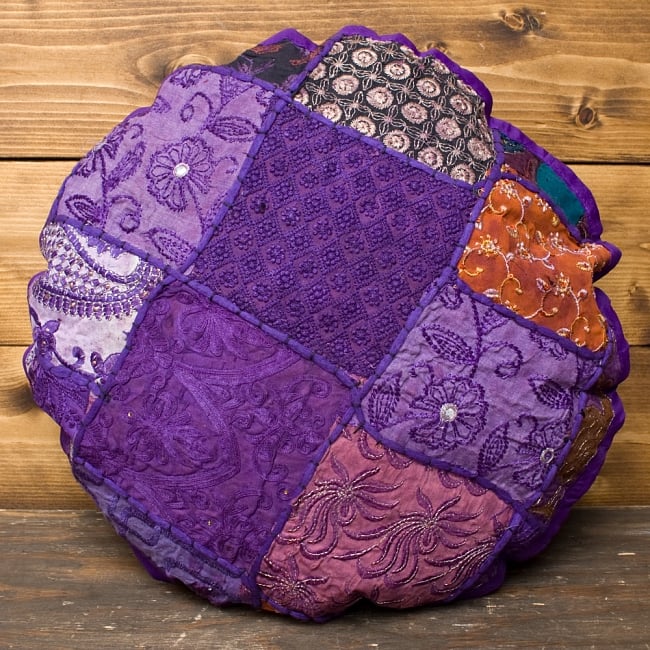 ラジャスタン刺繍のクッションカバー - 紫系アソート 2 - 全体写真です