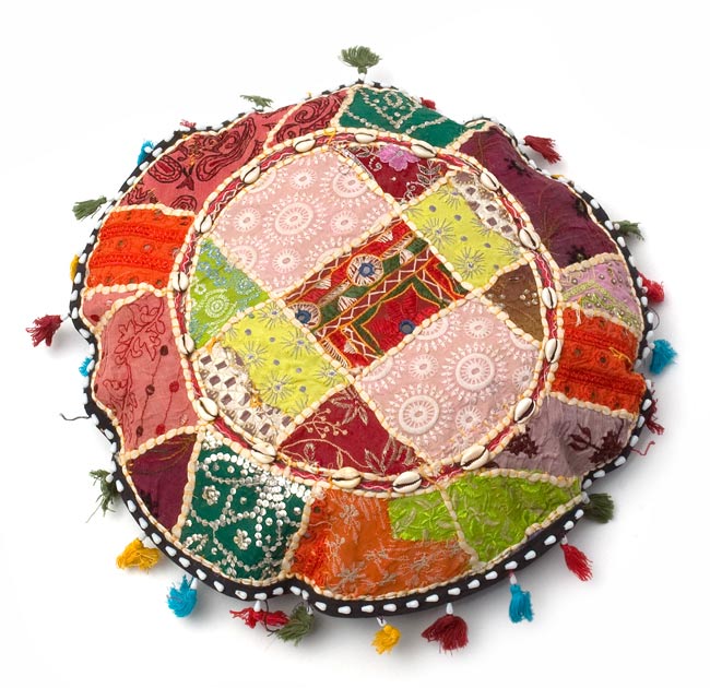 【ラジャスタン刺繍】ふわふわ付き!クッションカバー - 白系の写真