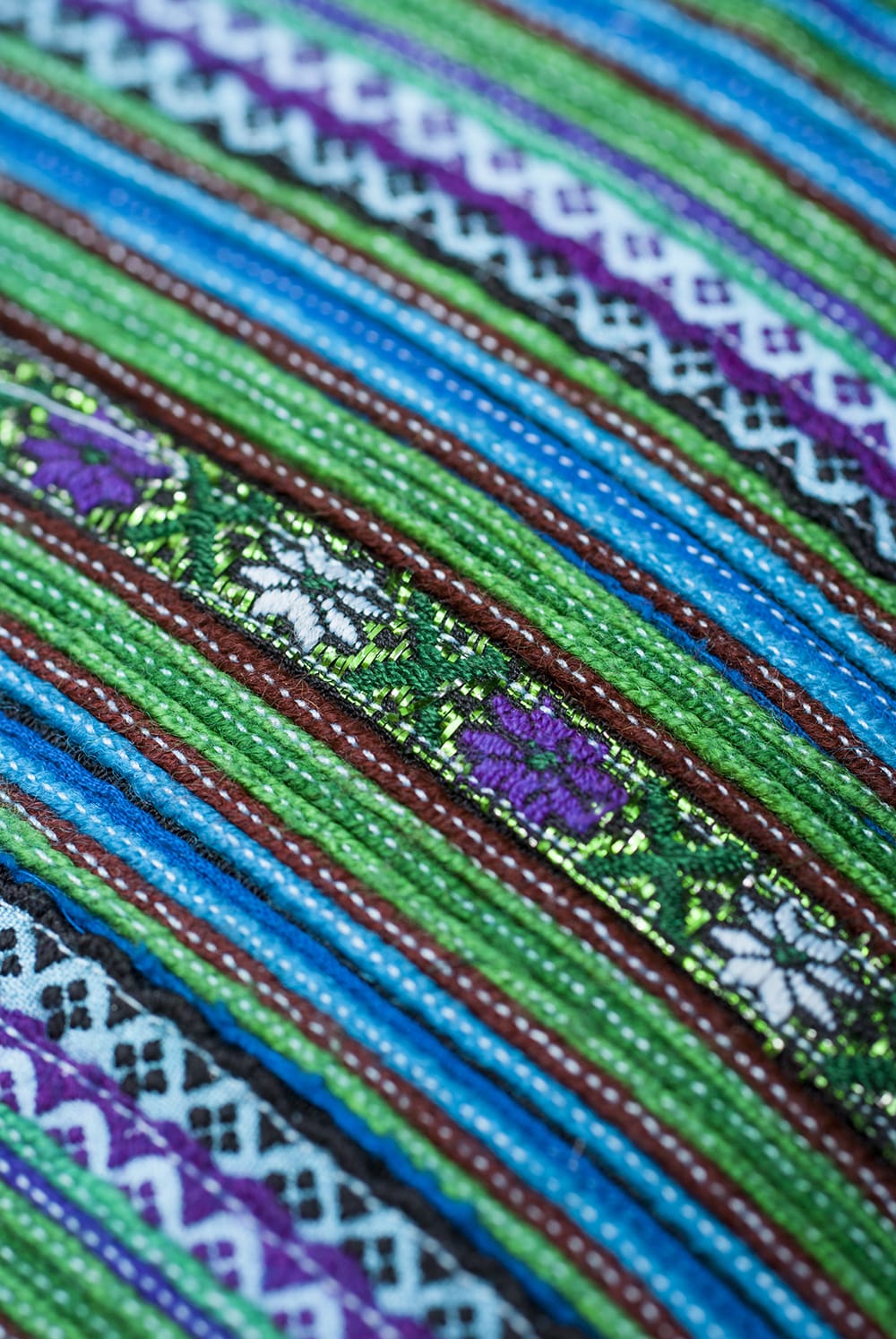 モン族刺繍の高級クッションカバー - 青 [クッション同梱品] の通販