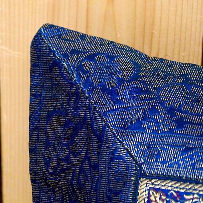 インド伝統柄のクッションカバー【ブルー】 5 - 縁はこの様になっています
