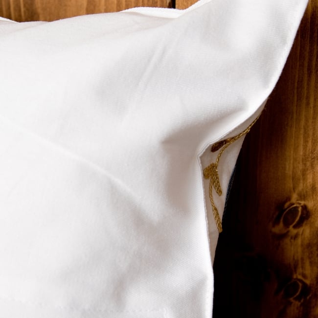 マンダラ刺繍のカラフルクッションカバー 7 - しっかりしたコットン生地は丈夫で扱いやすい良質な素材です。