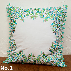 フラワーフレームのポンポン付きクッションカバー - サブ2