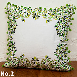 フラワーフレームのポンポン付きクッションカバー - サブ3