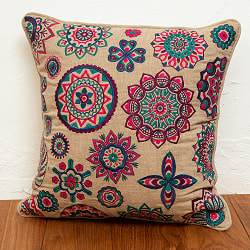 カラフルな刺繍 マンダラ柄のクッションカバー - サブ2