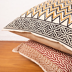 ナチュラルカラーのブロックプリントクッションカバー - サブ3