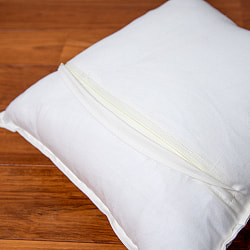 ホワイト＆パステルのブロックプリントクッションカバー - サブ3