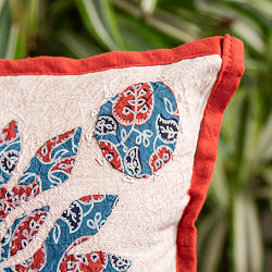 アジュラック染め布とバルメール村アップリケのクッションカバー - 生命の樹 - サブ5