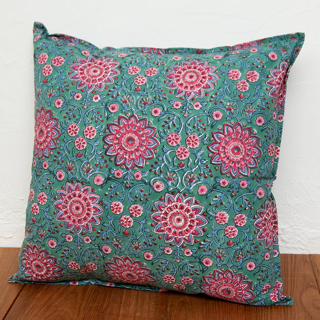 【2個セット】ヌードクッション クッションフィラー [クッション中身]　50cm x 50cm 12 - 48cmのクッションカバーに入れた使用例です。