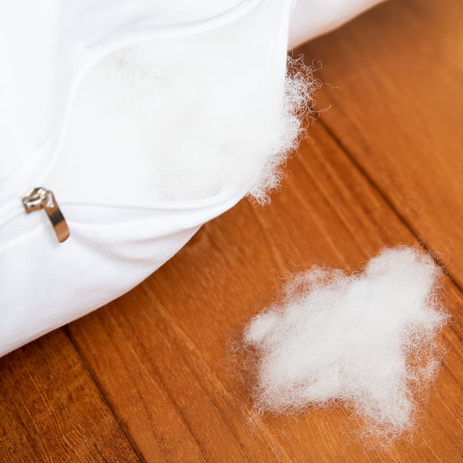 【10個セット】ヌードクッション クッションフィラー [クッション中身]　50cm x 50cm 6 - サイドにジップがあり、中身はこのような綿になります。