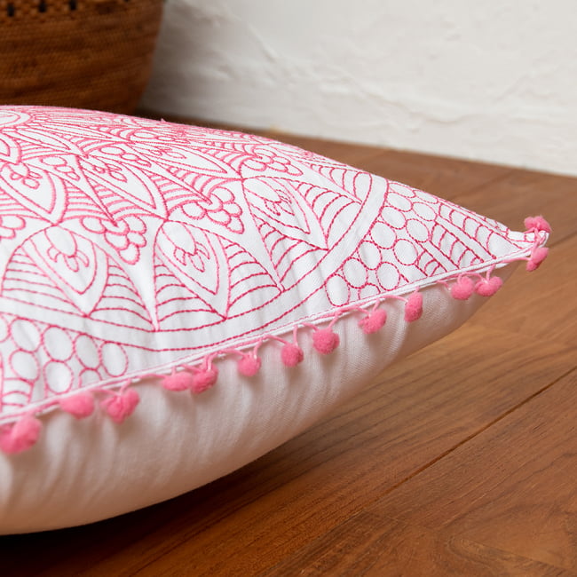 【50個セット】ヌードクッション クッションフィラー [クッション中身]　50cm x 50cm 10 - 42cmのクッションカバーに入れてみました。しっかりした厚みになります。