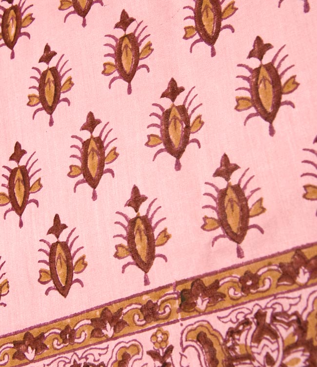 【裏地付き】インドのコットンカフェカーテン【伝統模様】 - ペールピンク 2 - 柄の一部を拡大してみました