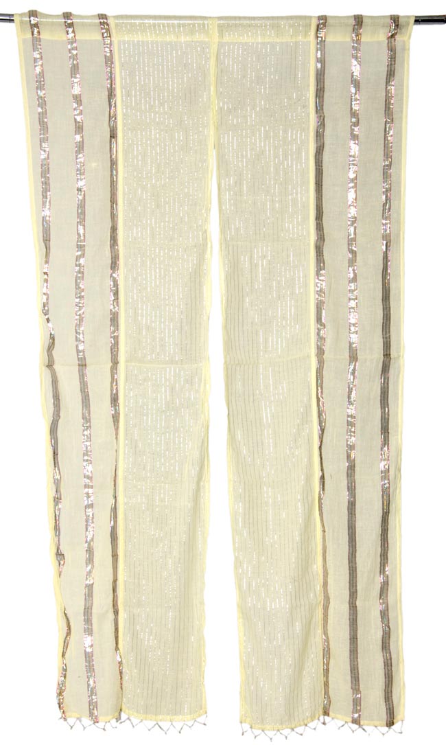 インドのコットンのれん【ラメライン入り】 - ライト・クリームの写真