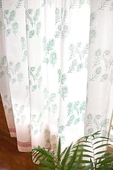 〔100cm×200cm〕インドの木版染め 手作りウッドブロックプリントのサフェードカーテン - 緑系 孔雀羽の商品写真