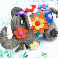 手作りフェルトのニヒルなゾウさん - グレー(ID-DOLL-110)