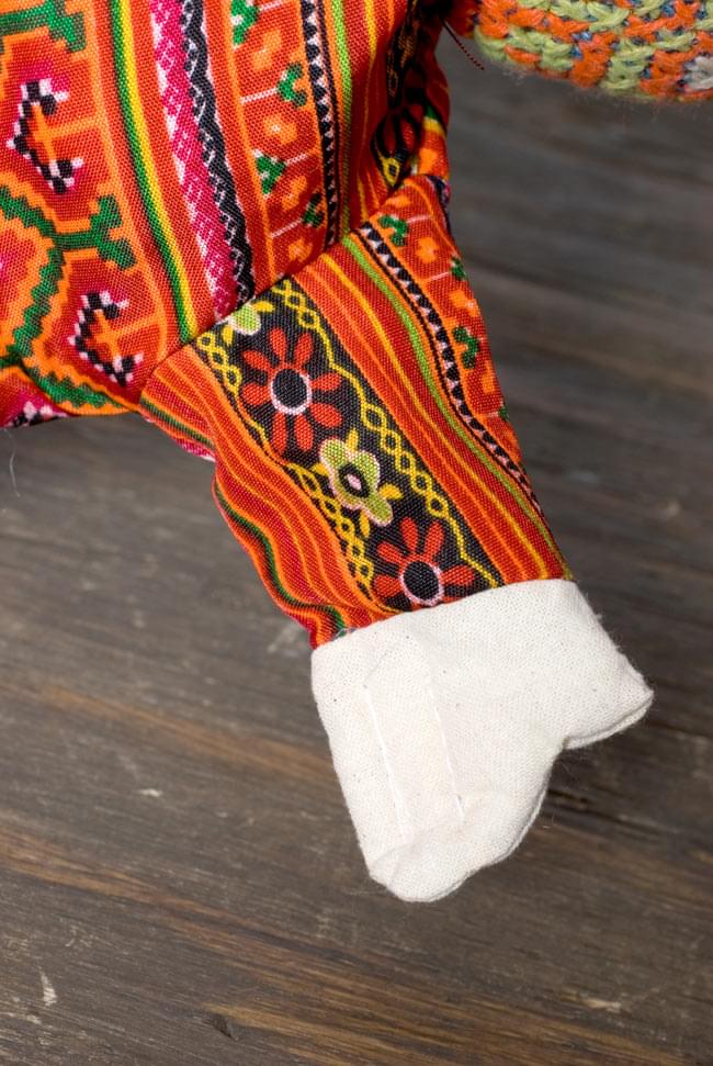 モン族の手作りパペット指人形 - にわとり 6 - 手の部分はこんな感じです。