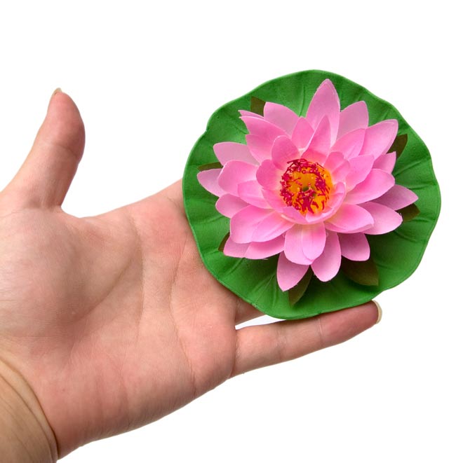 Mサイズ〕水に浮かぶ 睡蓮の造花 - 赤 の通販 - TIRAKITA.COM