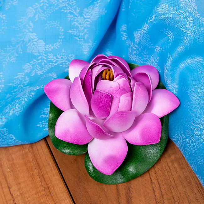 〔約9.5cm〕水に浮かぶ 睡蓮の造花 フローティングロータス - すみれ色の写真