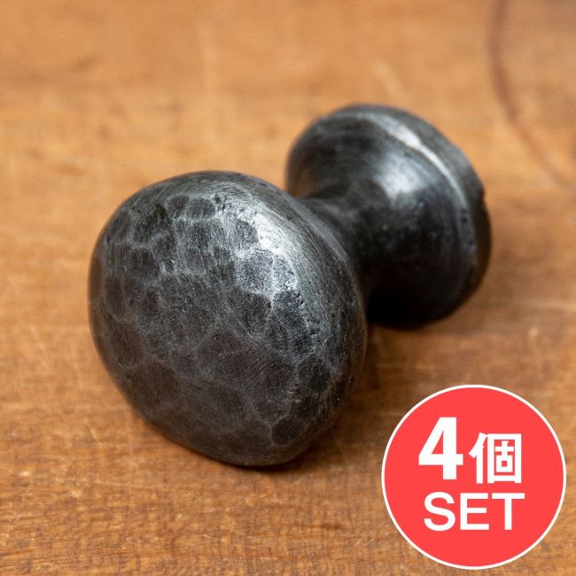【4個セット】槌目仕上げ アイアンプルノブ ヴィンテージ調 直径2.4cmの写真セット,取っ手,プルノブ,DIY,インテリア,アンティーク調,ドアノブ,棚,フック