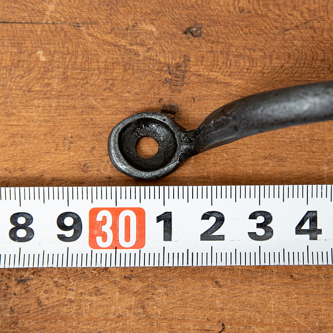 【4個セット】アイアン ドアハンドル ヴィンテージ調 ブリッジ型 幅9.5cm 8 - 穴の直径は4.7cmほどになります。