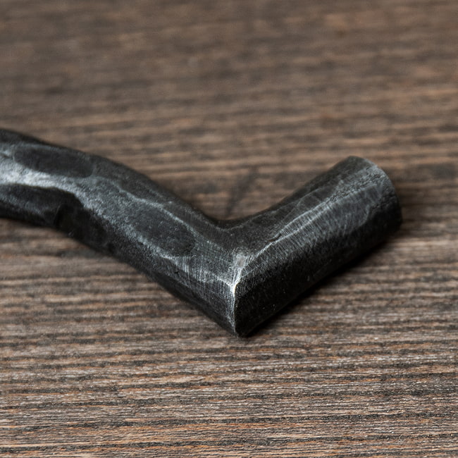 【4個セット】槌目仕上げ アイアンドアハンドル ヴィンテージ調 幅17cm 5 - 角の部分を見てみました。