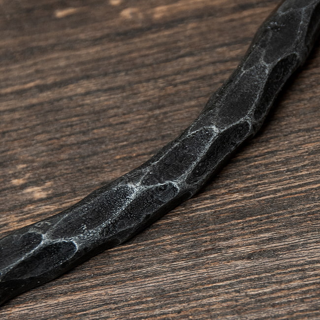 【10個セット】槌目仕上げ アイアンドアハンドル ヴィンテージ調 幅12.5cm 4 - 大胆なハンマーフィニッシュ。