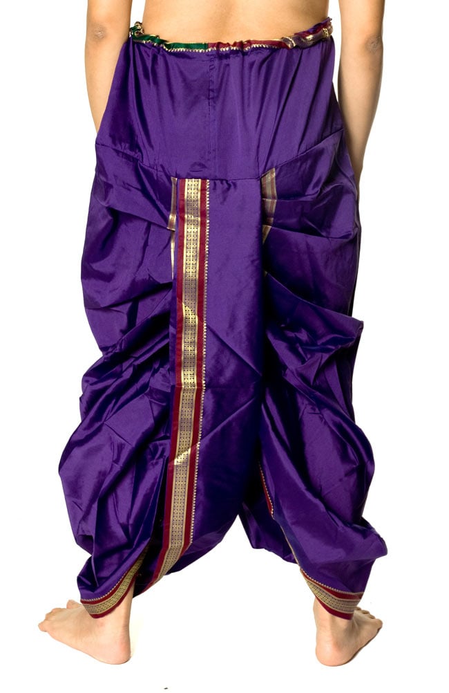 ドーティ・ドゥパッタセット - 紫の商品写真 5枚目 ドーティ(ズボン)を後ろから撮影しました