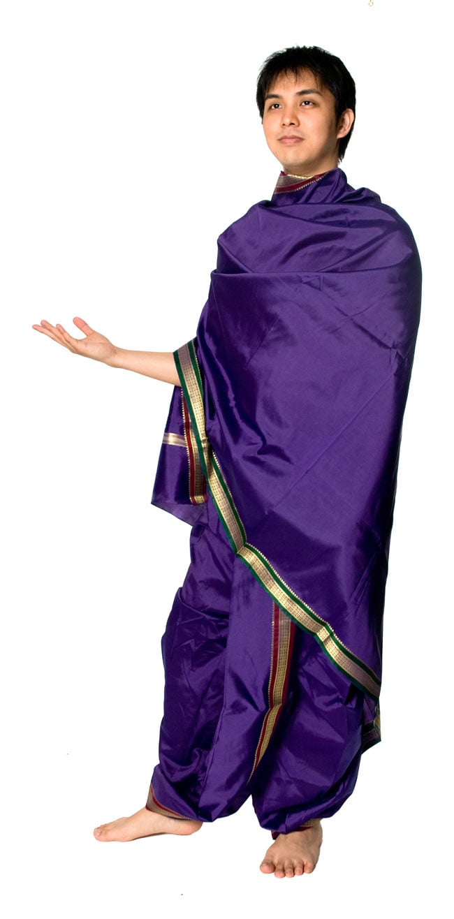 ドーティ・ドゥパッタセット - 紫の商品写真 1枚目 身長172cmの当店スタッフが着てみました。フリーサイズですので、身長160cmの方から着用いただけます