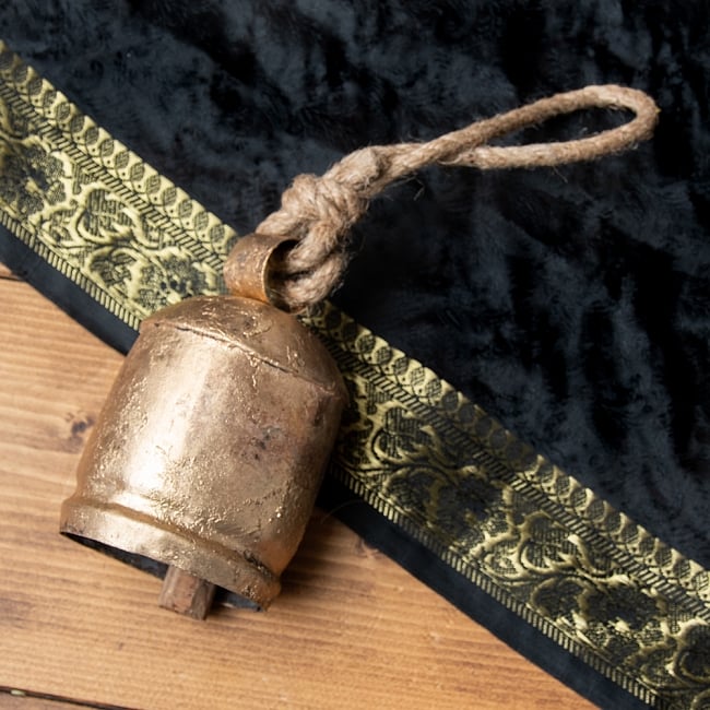 ドアチャイムなどへ！手作りのやさしい音色 インドの銅製カウベル-【7cm*12cm】 1