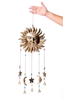  ドアチャイムなどへ！手作りのやさしい音色 インドの銅仕上げベル付きハンギング - 天体スーリャ〔約80cm〕 - サブ2