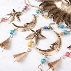  ドアチャイムなどへ！手作りのやさしい音色 インドの銅仕上げベル付きハンギング - 天体スーリャ〔約80cm〕 - サブ5