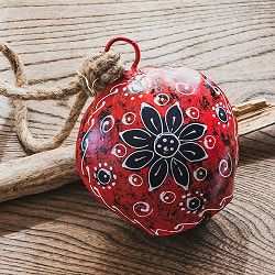 ジュート紐とハンドペイントの 手作りベル インドの素朴な味わい 縦：約11cm 横：約9.5cm ふくら形 赤 - サブ4