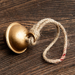ジュート紐の まんまるカウベル インドの素朴な味わい 直径4cm程度 - サブ2