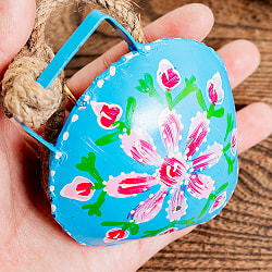 ジュート紐とハンドペイントの 手作りベル インドの素朴な味わい 縦：約9cm 横：約８cm    ふくら形 水色 - サブ5